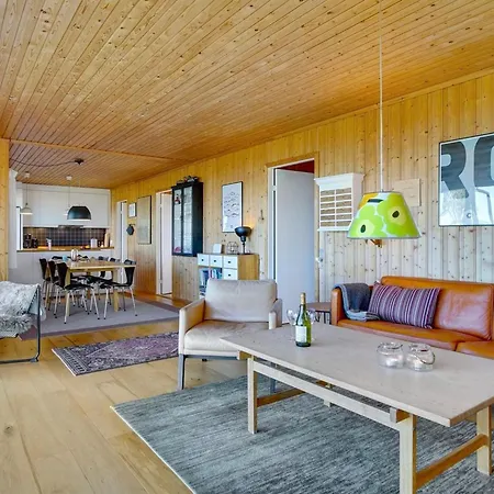Iadrik - 85m To The Fjord By Interhome *