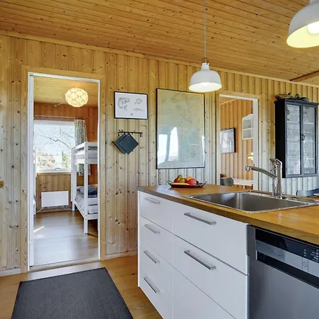 Vakantiehuis Iadrik - 85m To The Fjord By Interhome *